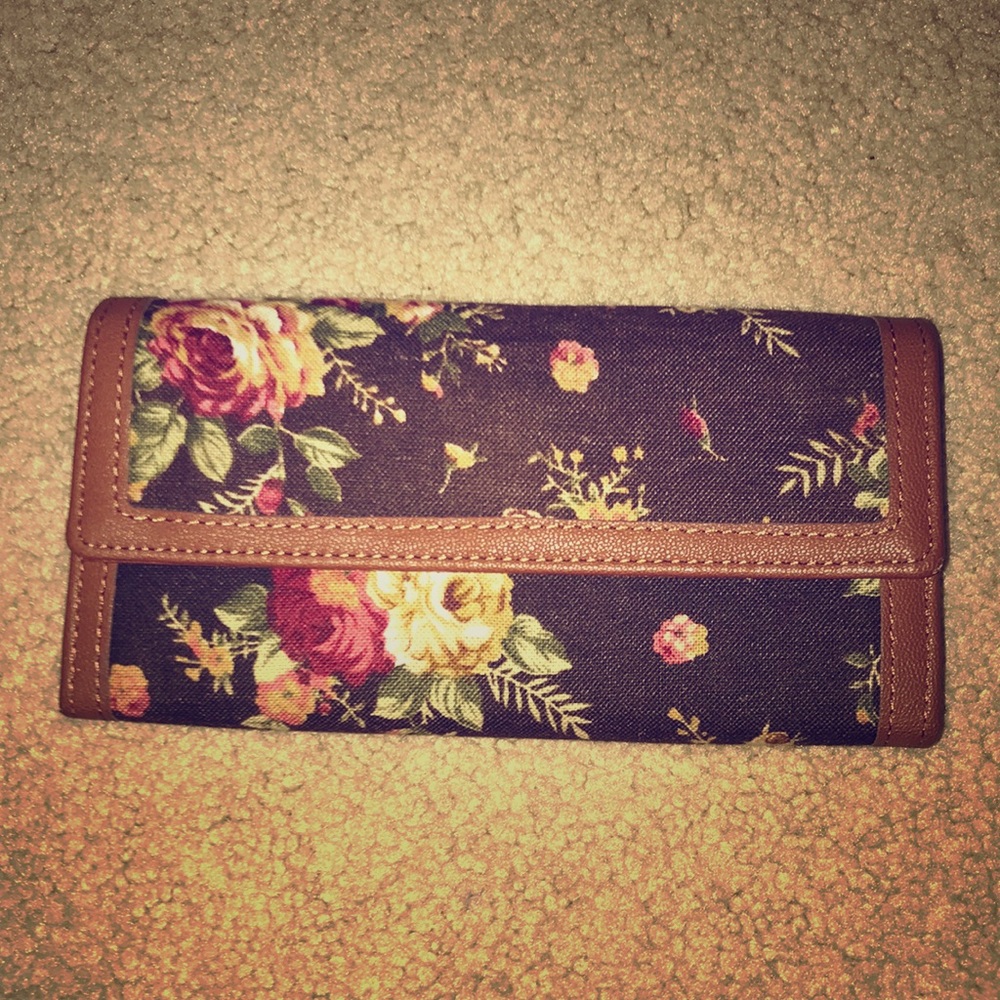 Floral and faux leather vintage wallet